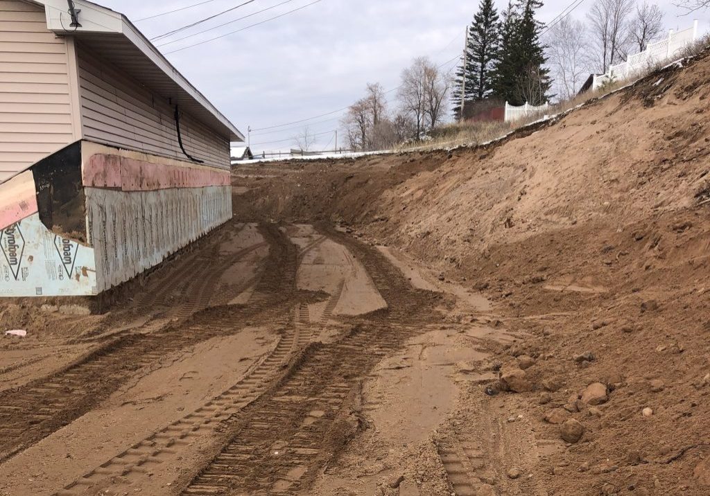 MBX_excavating_IMG_1954